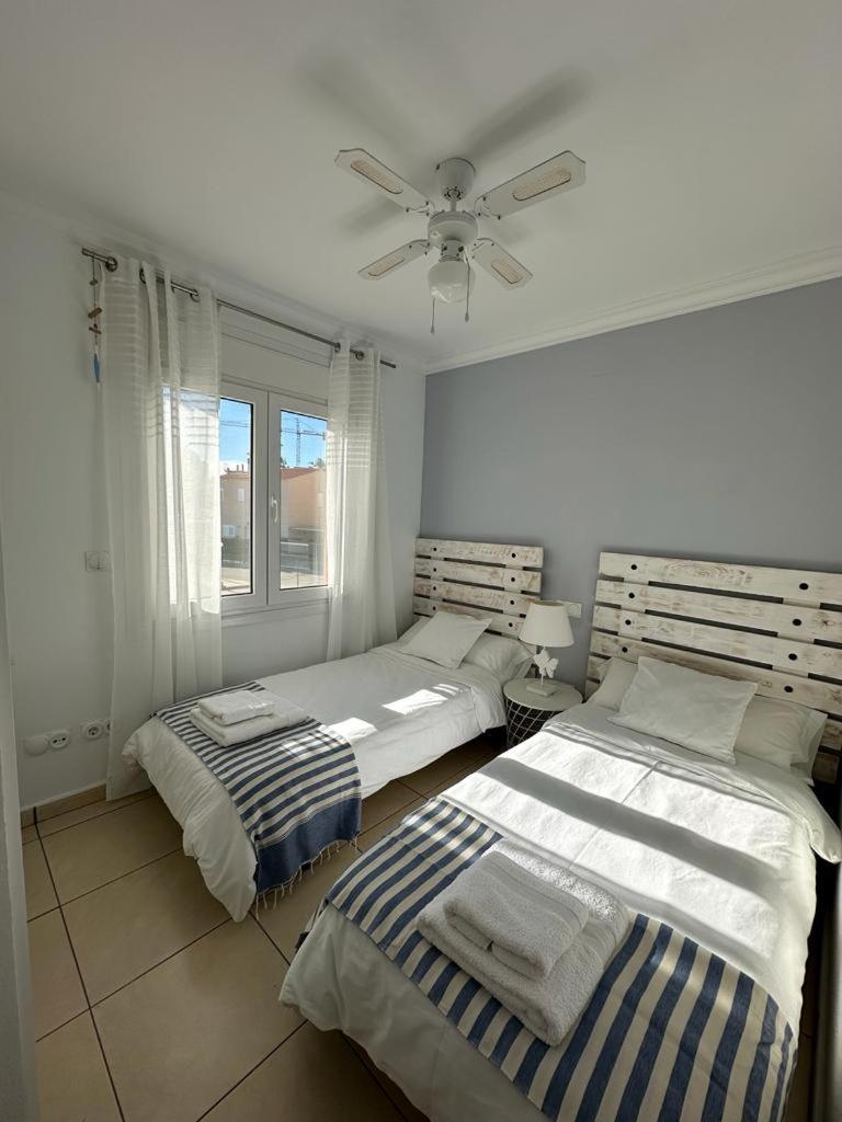 Oliva Nova Flat In Front Of Met Apartment Ngoại thất bức ảnh