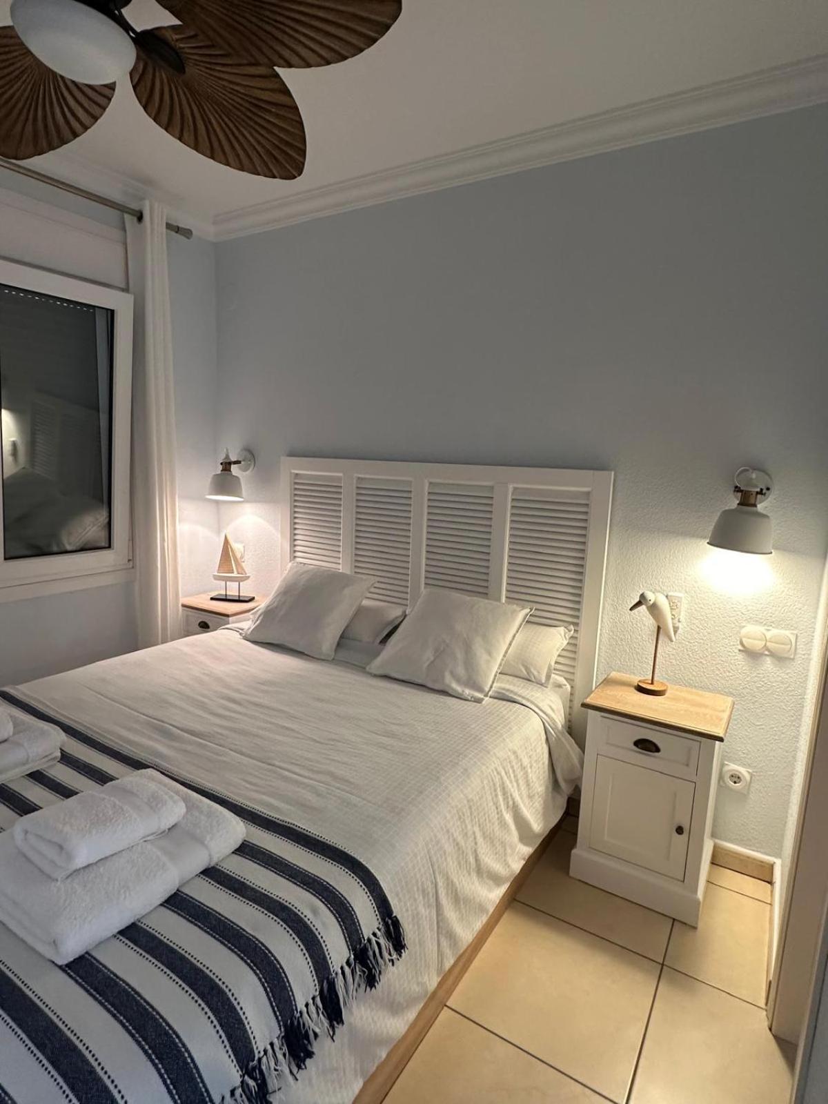 Oliva Nova Flat In Front Of Met Apartment Ngoại thất bức ảnh