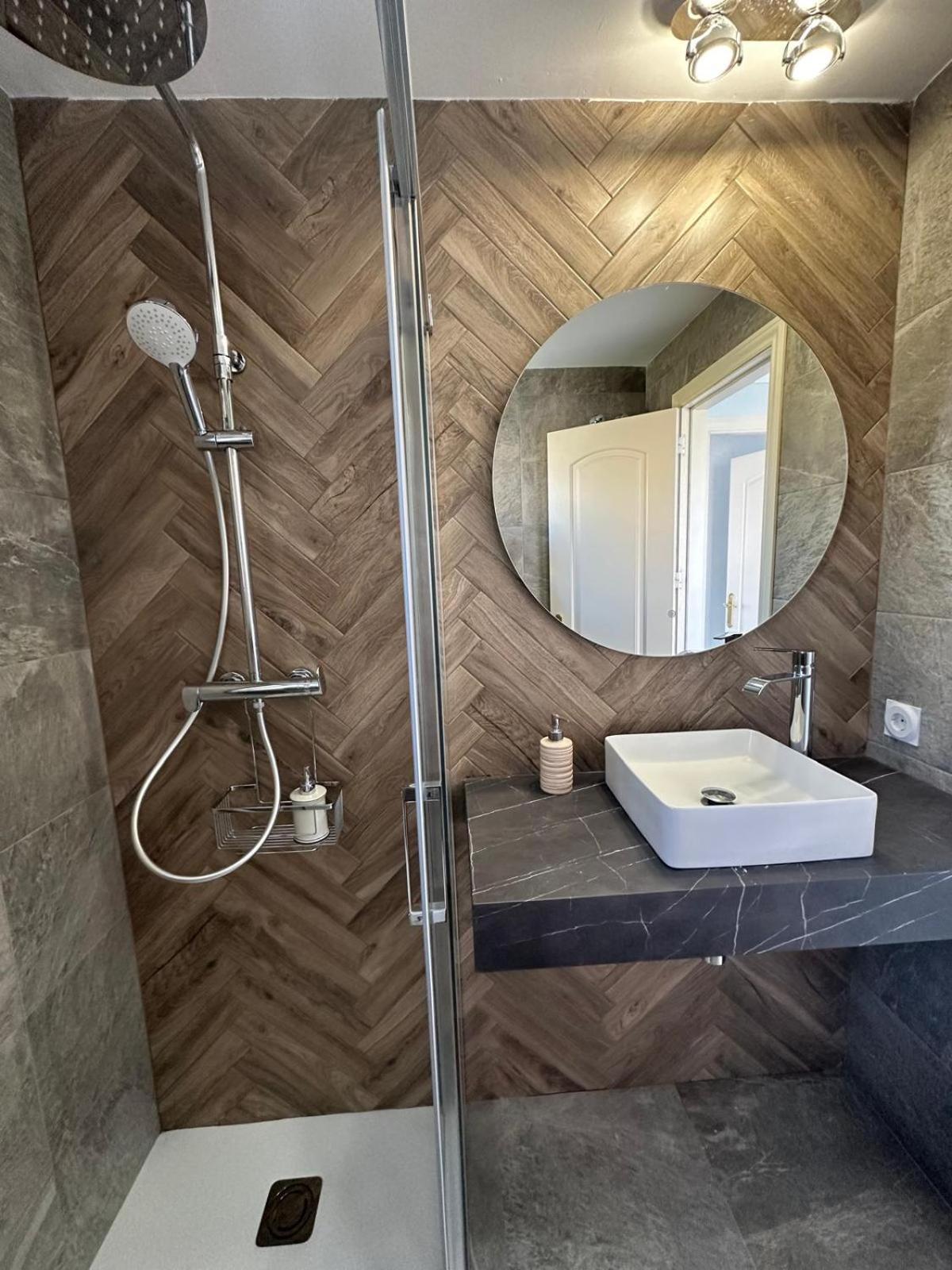 Oliva Nova Flat In Front Of Met Apartment Ngoại thất bức ảnh